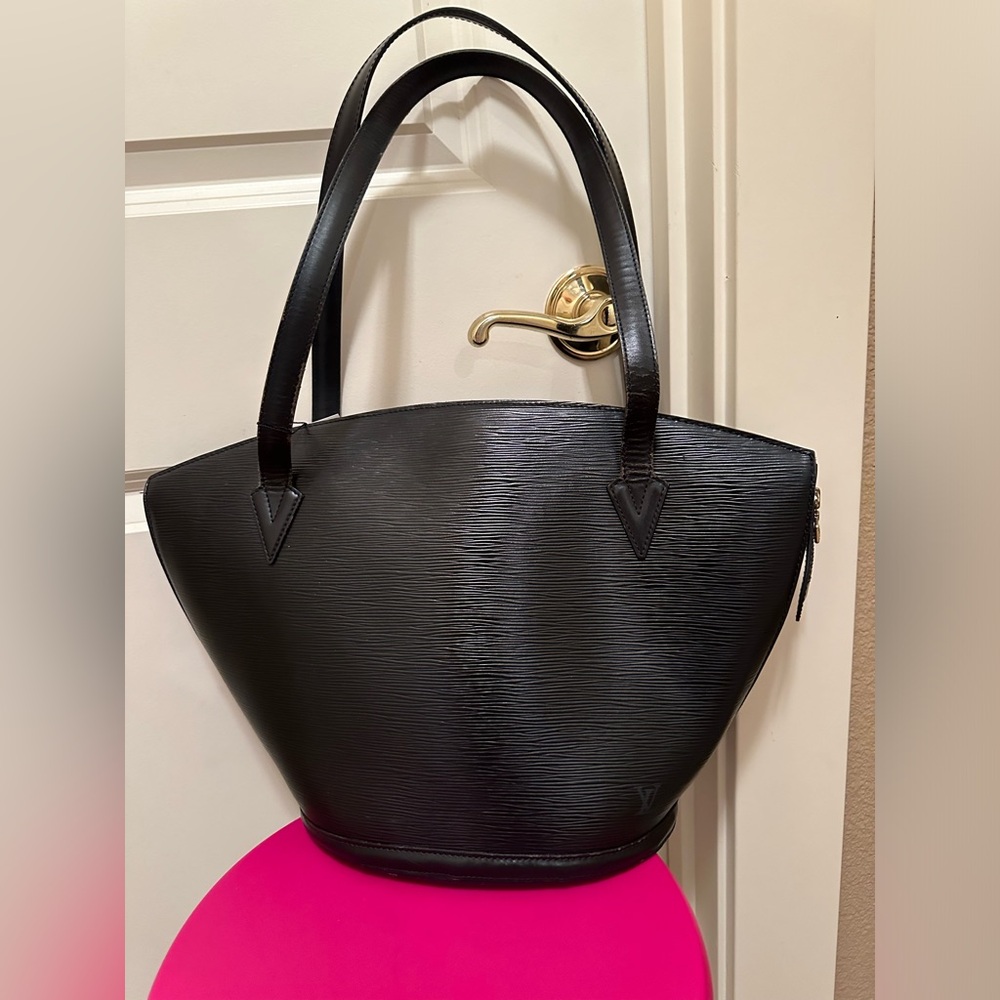 Authentic Louis Vuitton Saint Jacques